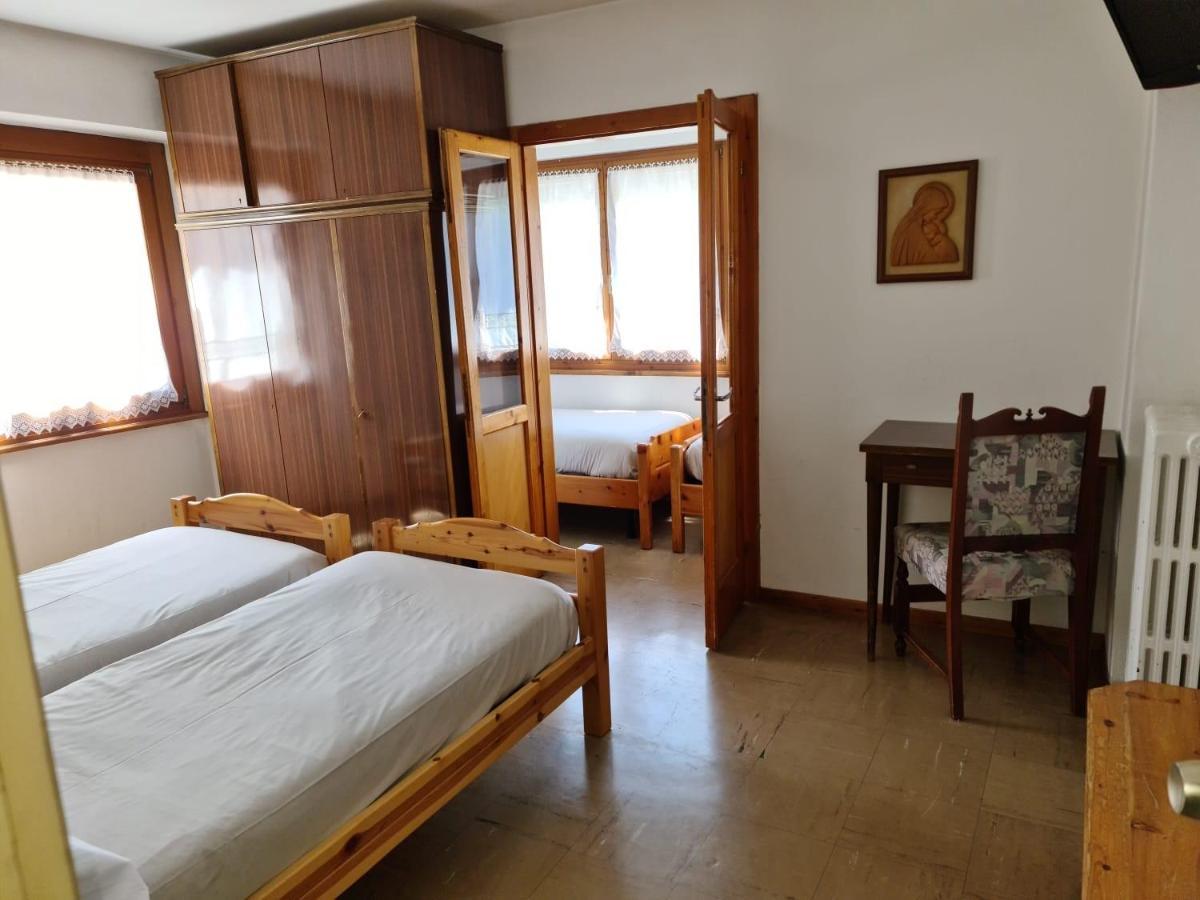 Hotel Daniela บอร์มิโอ ภายนอก รูปภาพ