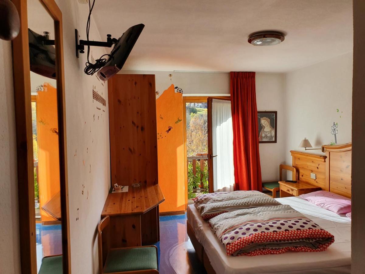 Hotel Daniela บอร์มิโอ ภายนอก รูปภาพ